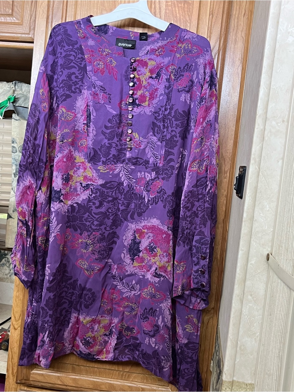 Avenue Purple Floral Button-Front Tunic Top Sz 30/32